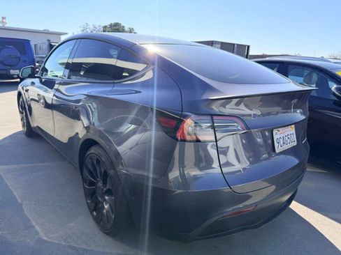 Used 2022 Tesla Model Y Performance image 4