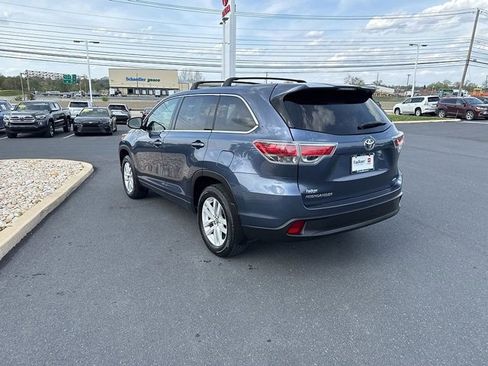 Certified 2016 Toyota Highlander LE image 5