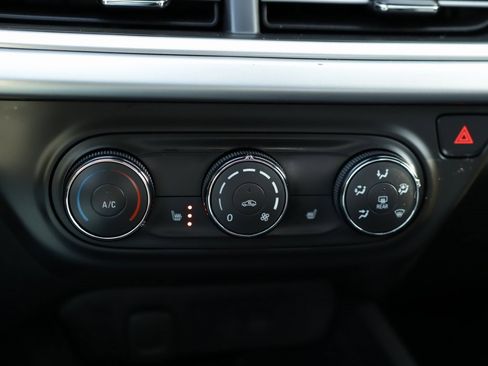 Used 2024 Chevrolet Trax LS w/ LS Convenience Package image 15