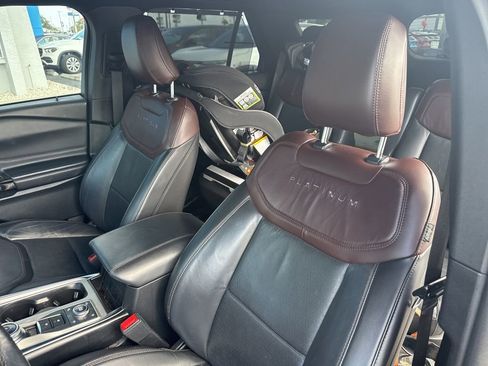 Used 2021 Ford Explorer Platinum w/ Equipment Group 601A AWD/4WD image 19