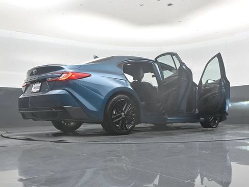 Used 2025 Toyota Camry SE FWD image 59