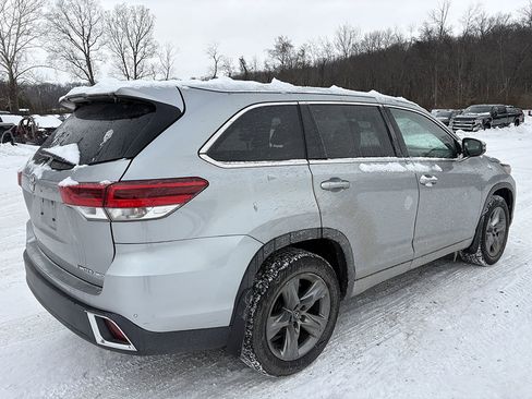 Used 2017 Toyota Highlander Limited image 3