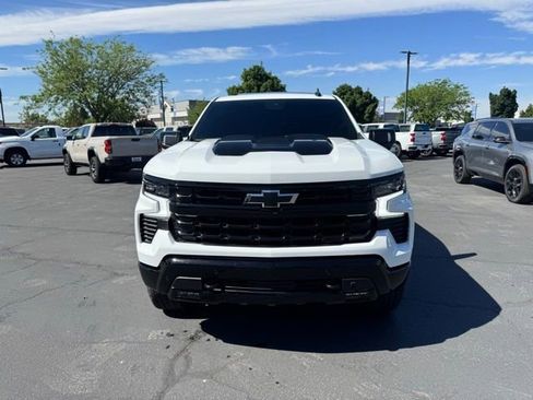 Used 2026 Chevrolet Silverado 1500 LT Trail Boss w/ LT Trail Boss Premium Package AWD/4WD image 2