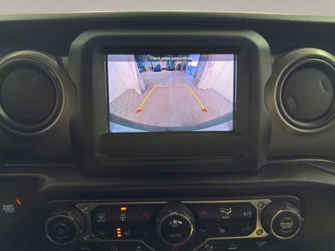 Used 2022 Jeep Wrangler Unlimited Sport image 16