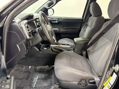 Used 2016 Toyota Tacoma TRD Sport w/ Towing Package AWD/4WD image 13