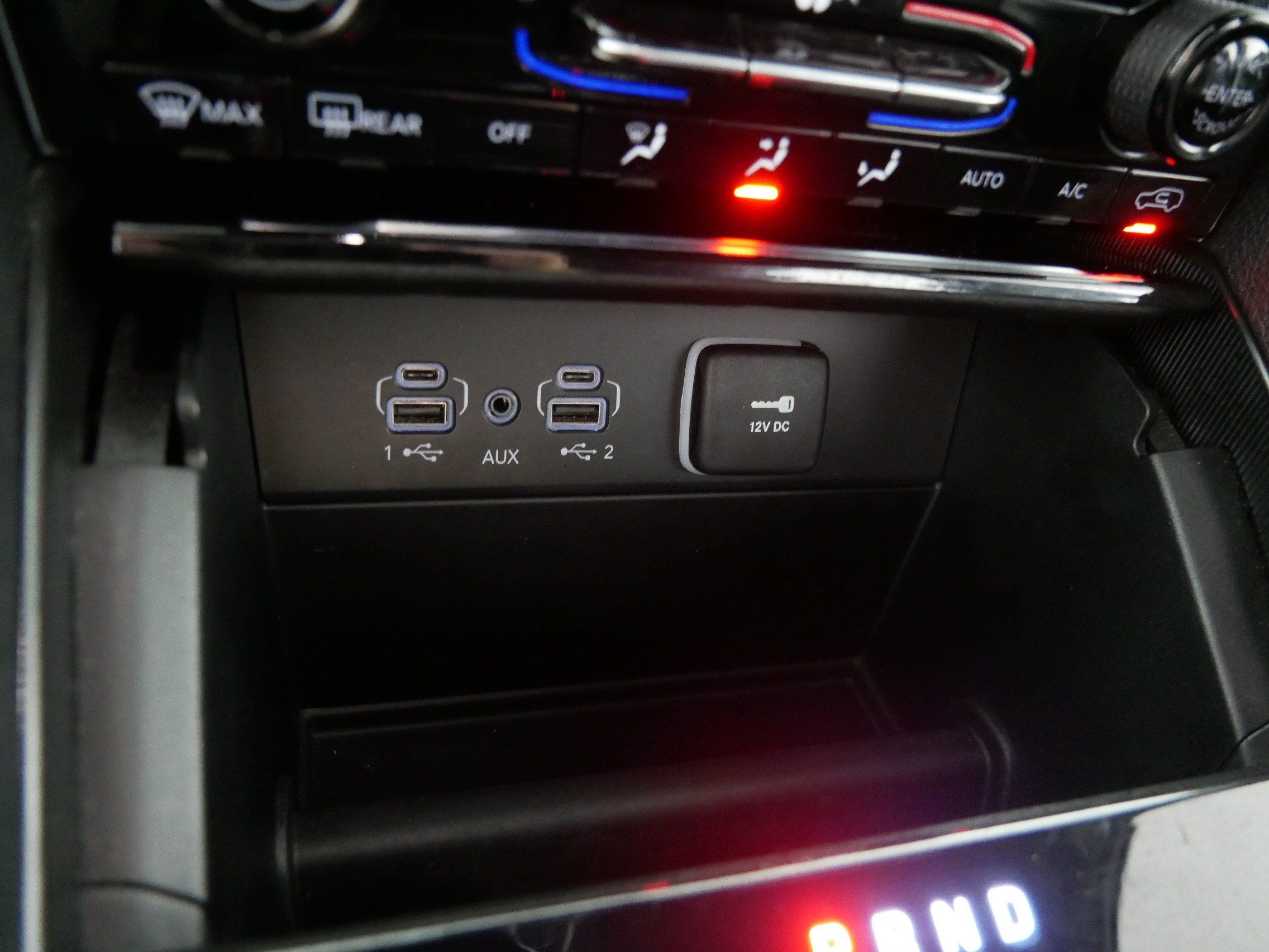 Used 2024 Jeep Grand Cherokee Limited RWD image 30