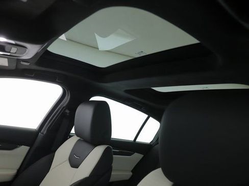 Used 2025 Cadillac CT5 V w/ Technology Package image 18