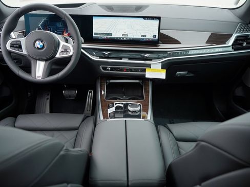 Used 2026 BMW X5 sDrive40i w/ M Sport Package RWD image 13