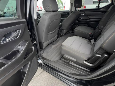 Used 2020 Chevrolet Traverse LT image 23