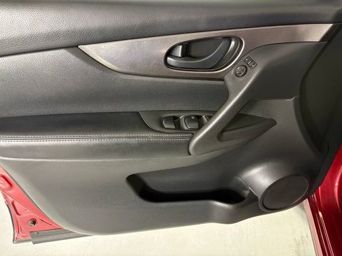 Used 2019 Nissan Rogue Sport S FWD image 16