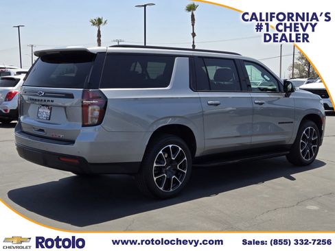 Used 2023 Chevrolet Suburban RST w/ Luxury Package AWD/4WD image 7