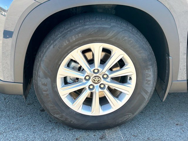 Certified 2024 Toyota Grand Highlander AWD Hybrid image 15