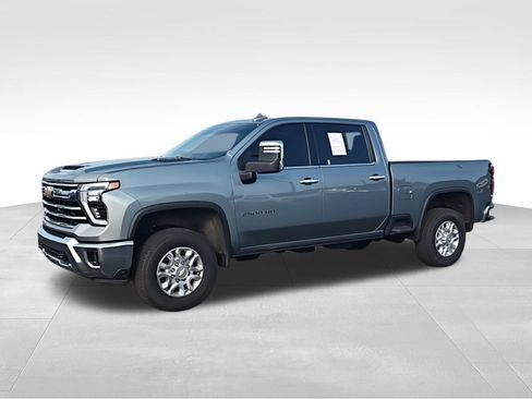 Used 2024 Chevrolet Silverado 2500 LTZ AWD/4WD image 5