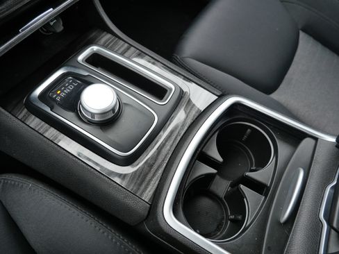 Used 2022 Chrysler 300 Touring w/ Sport Appearance Package image 32