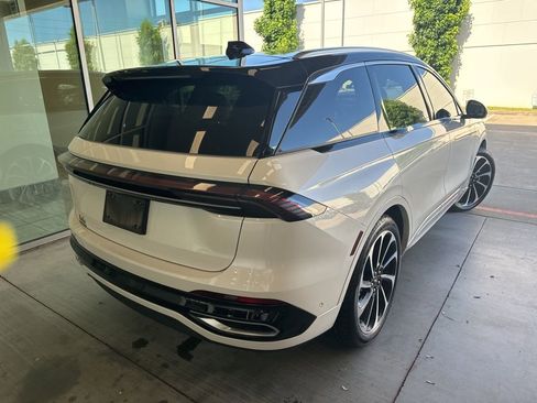 Used 2024 Lincoln Nautilus Black Label AWD/4WD image 2