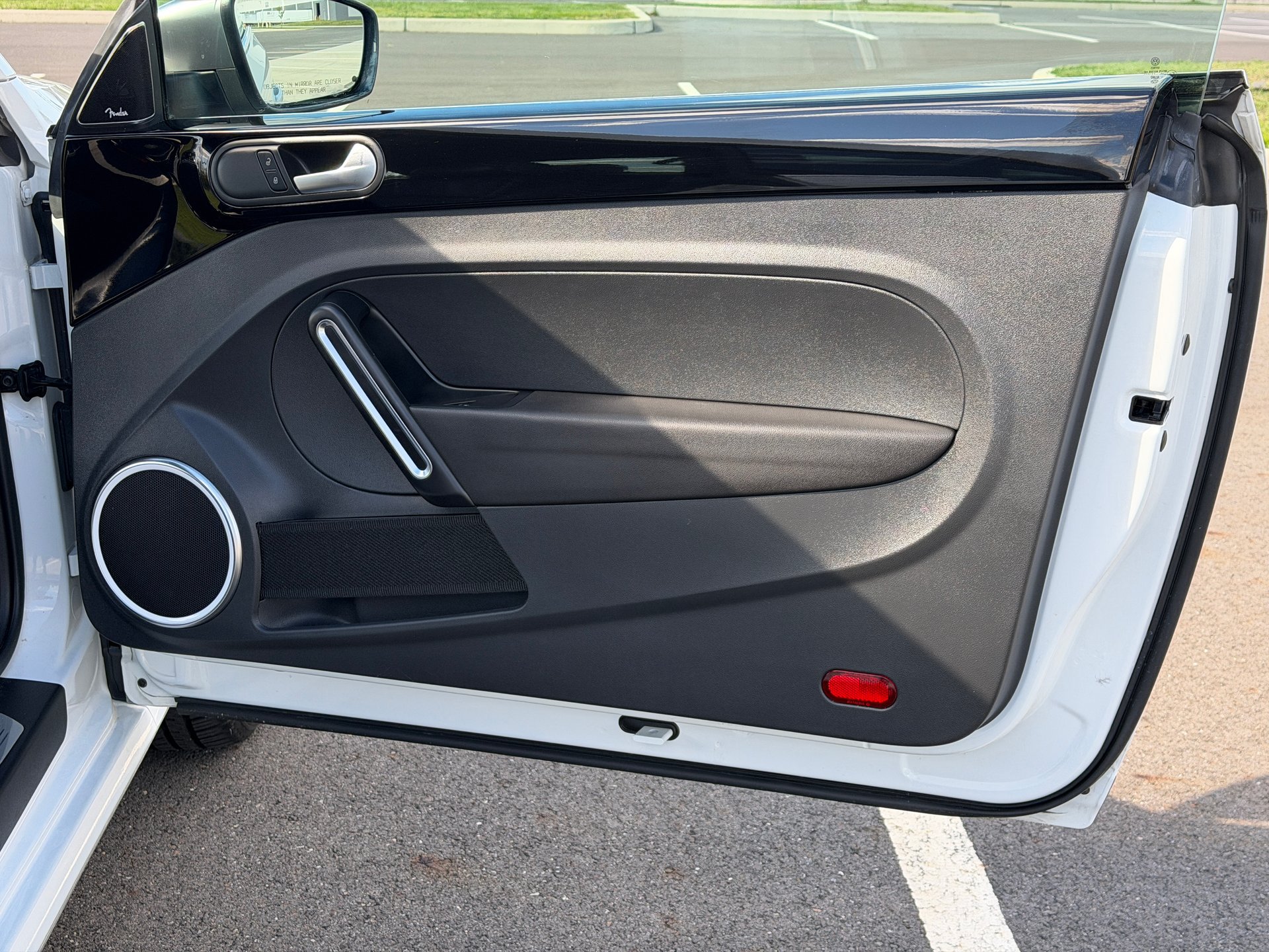 Used 2014 Volkswagen Beetle TDI FWD image 31