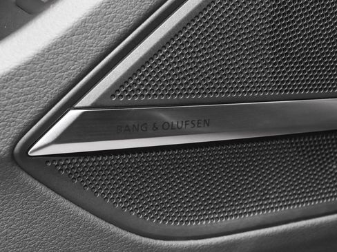 Used 2024 Audi S8 image 15