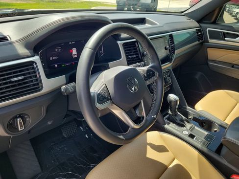 Used 2023 Volkswagen Atlas Cross Sport SE w/ Black Wheel Package FWD image 16