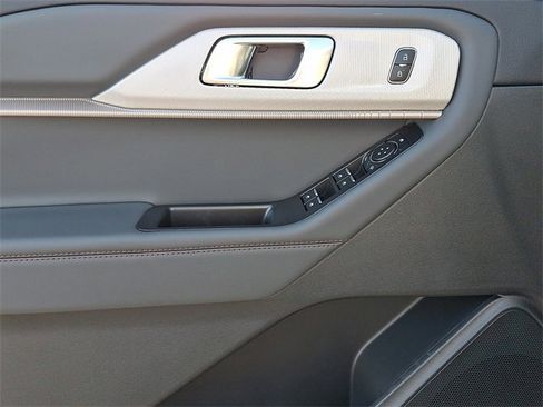 New 2026 Ford Explorer Active image 7