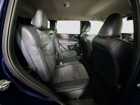 Used 2024 Mitsubishi Outlander SE Black Edition image 27