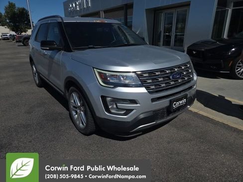 Used 2017 Ford Explorer XLT w/ Equipment Group 202A FWD image 1