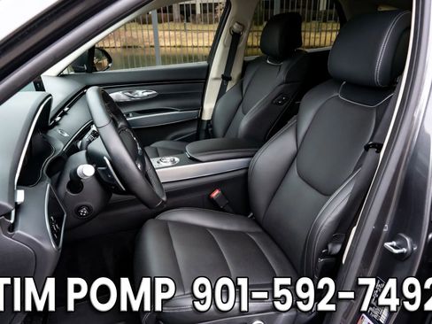 Used 2023 Genesis GV70 2.5T w/ Select Package image 11