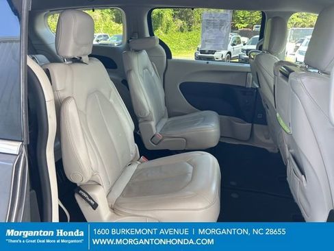 Used 2021 Chrysler Pacifica Touring-L w/ Uconnect Theater Family Group FWD image 38