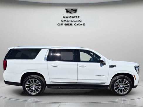 Used 2025 GMC Yukon XL Denali image 11