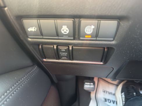 Used 2023 Nissan Armada SL w/ Midnight Edition Package image 28