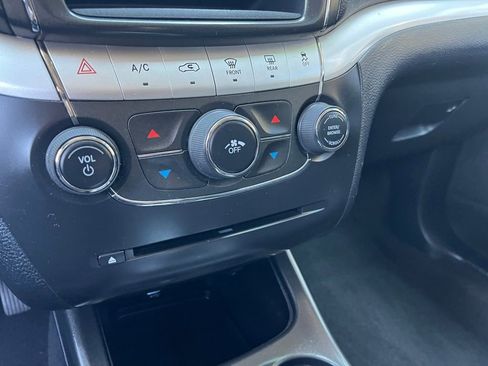 Used 2017 Dodge Journey SXT w/ Blacktop Package image 17