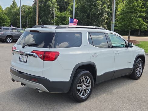 Used 2017 GMC Acadia SLT FWD image 3