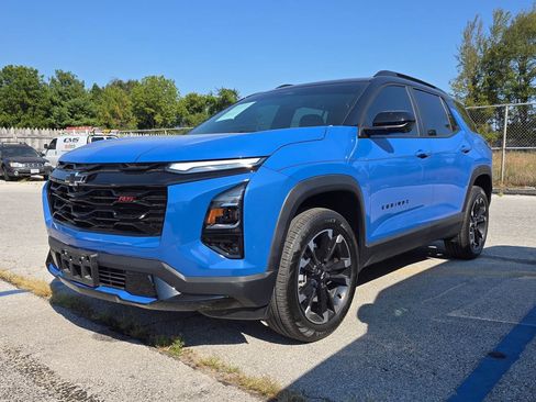 Used 2025 Chevrolet Equinox RS w/ Safety and Technology Package FWD image 3