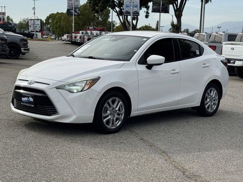 Used 2018 Toyota Yaris iA FWD image 3