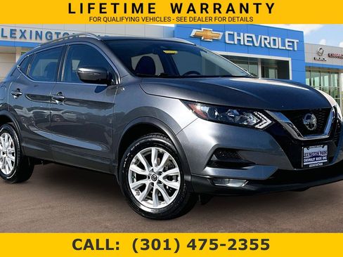 Used 2022 Nissan Rogue Sport SV AWD/4WD image 1