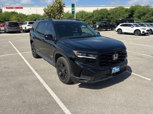 Used 2025 Honda Pilot Black Edition image 7