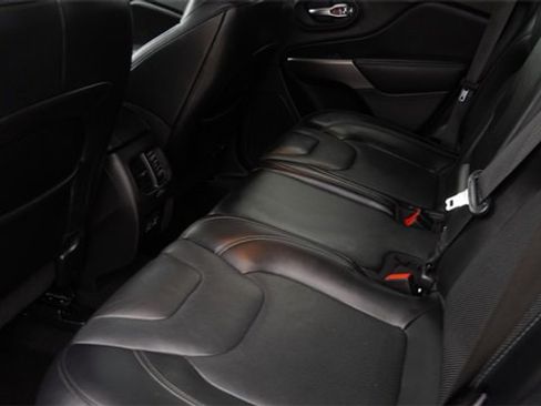 Used 2021 Jeep Cherokee Latitude Lux image 14