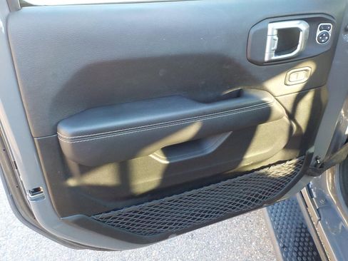 Used 2021 Jeep Wrangler Unlimited Sahara w/ Cold Weather Group image 17