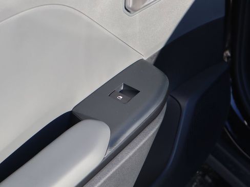 New 2025 Kia K4 LXS image 10