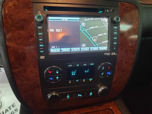 Used 2012 Chevrolet Suburban LTZ image 29