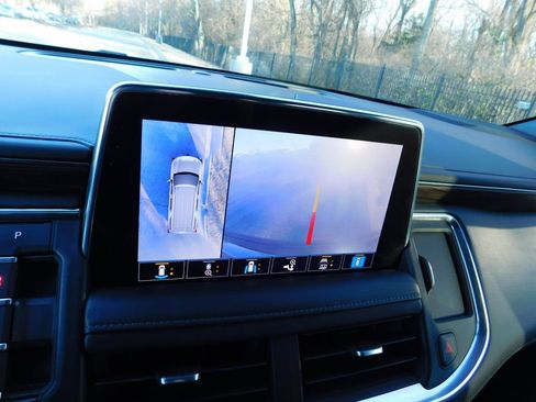 Used 2021 Chevrolet Tahoe LT w/ LT Signature Package image 11