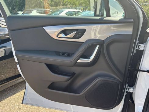 Used 2026 Chevrolet Blazer LT FWD image 18