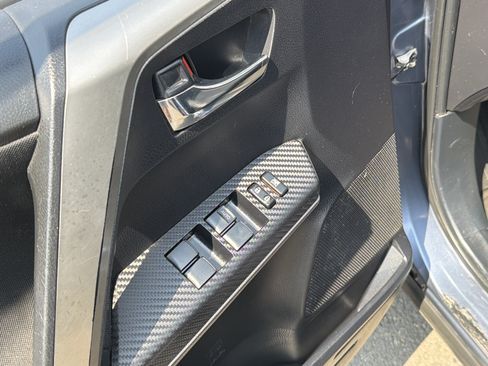 Used 2014 Toyota RAV4 XLE AWD/4WD image 11