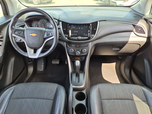 Used 2018 Chevrolet Trax LT w/ LT Convenience Package FWD image 15