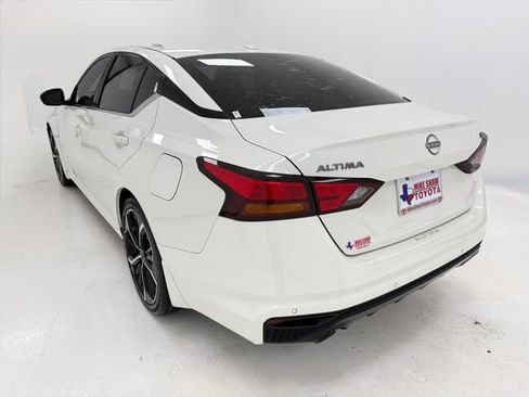 Used 2024 Nissan Altima 2.5 SR FWD image 38