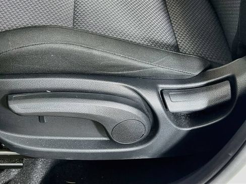 Used 2025 Kia Soul LX FWD image 11