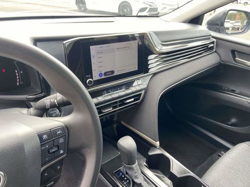 Used 2025 Toyota Camry LE image 22