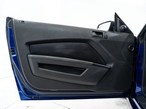 Used 2014 Ford Mustang GT RWD image 16