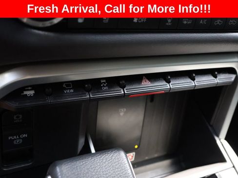Used 2025 Toyota Tundra Platinum AWD/4WD image 21