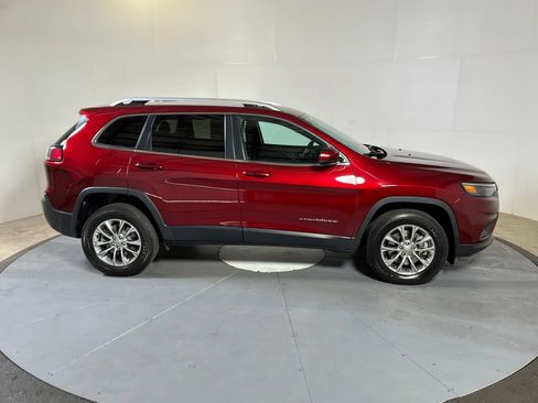 Used 2019 Jeep Cherokee Latitude Plus AWD/4WD image 8