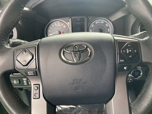 Used 2017 Toyota Tacoma TRD Off-Road w/ Tow Package (A/T) AWD/4WD image 19